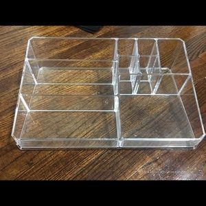 Clear container for beauty products